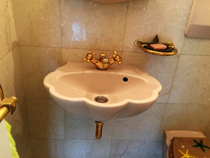 Haben Sie in Ihrem Marmorbad auch vergoldetet Armaturen?